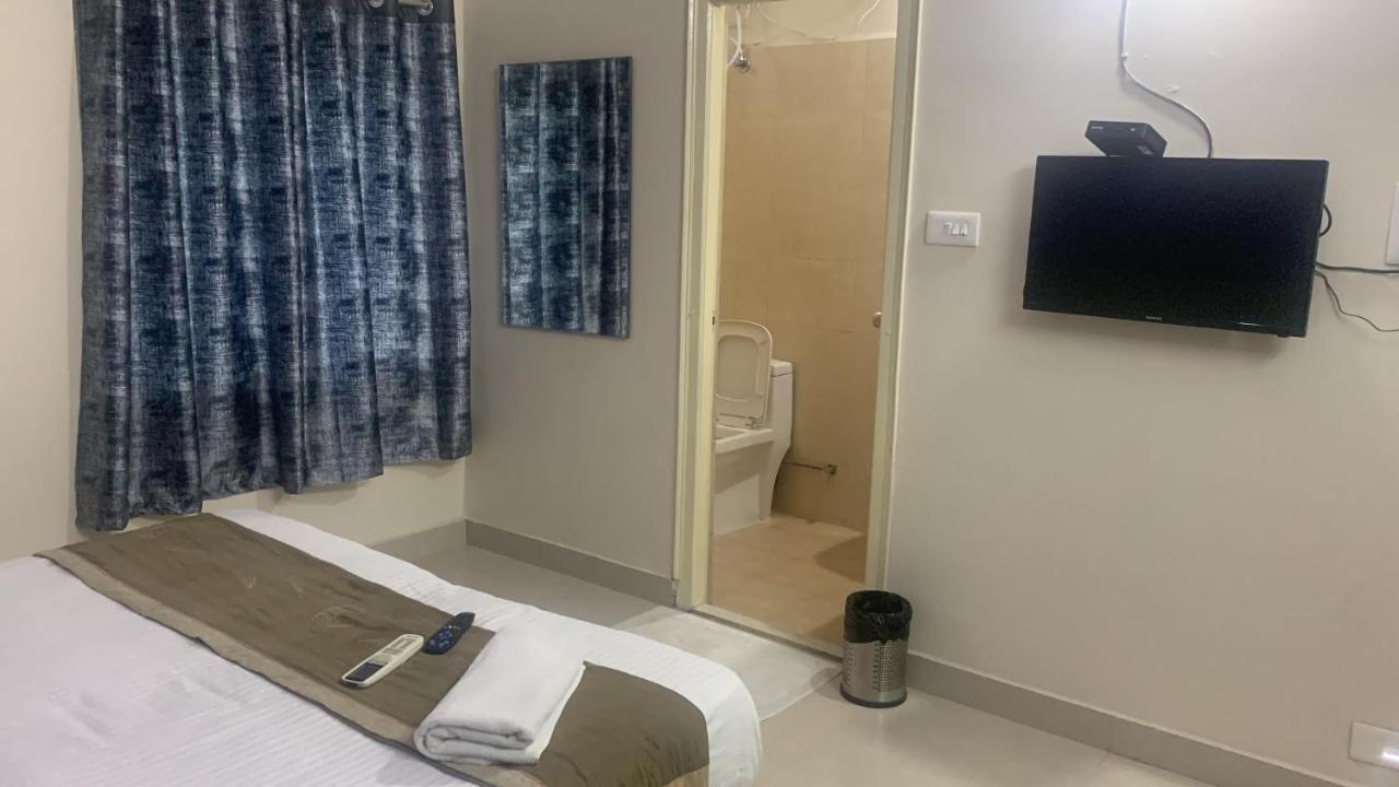 Homewood Suites Hyderabad Exterior foto