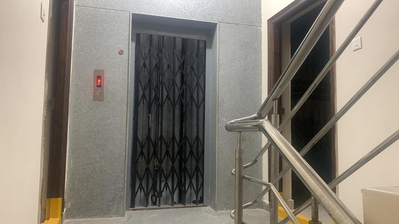 Homewood Suites Hyderabad Exterior foto