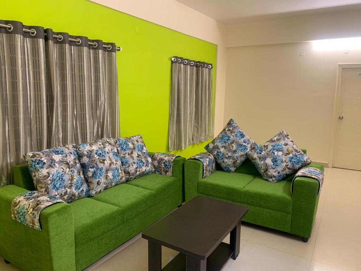 Homewood Suites Hyderabad Exterior foto