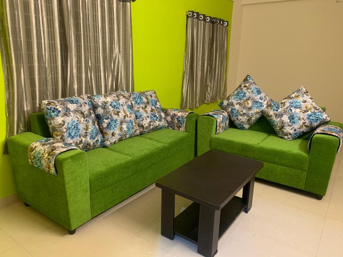 Homewood Suites Hyderabad Exterior foto