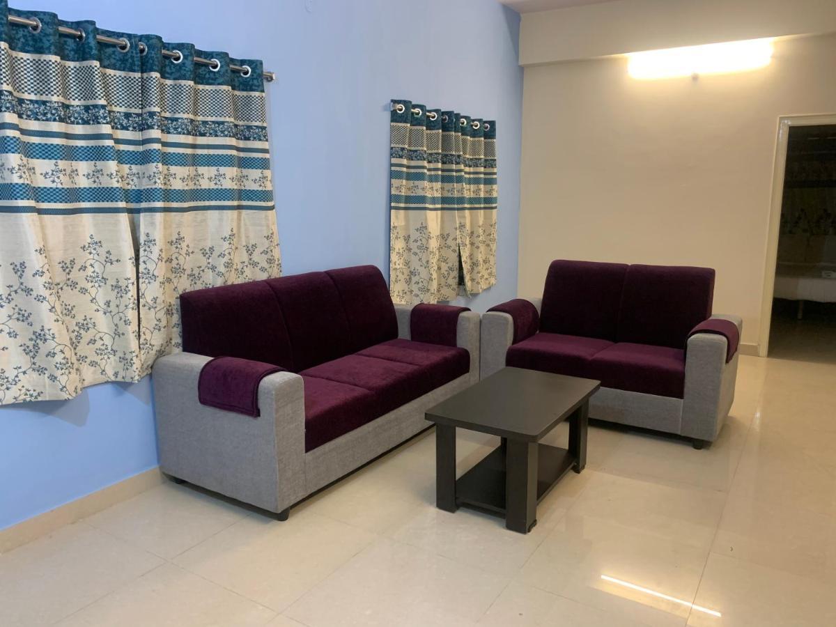 Homewood Suites Hyderabad Exterior foto
